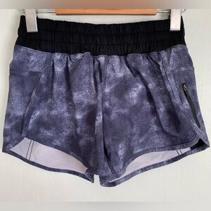Lululemon Shorts Size 4 Black Grey Elastic Waistband Studio Yoga Gym Training